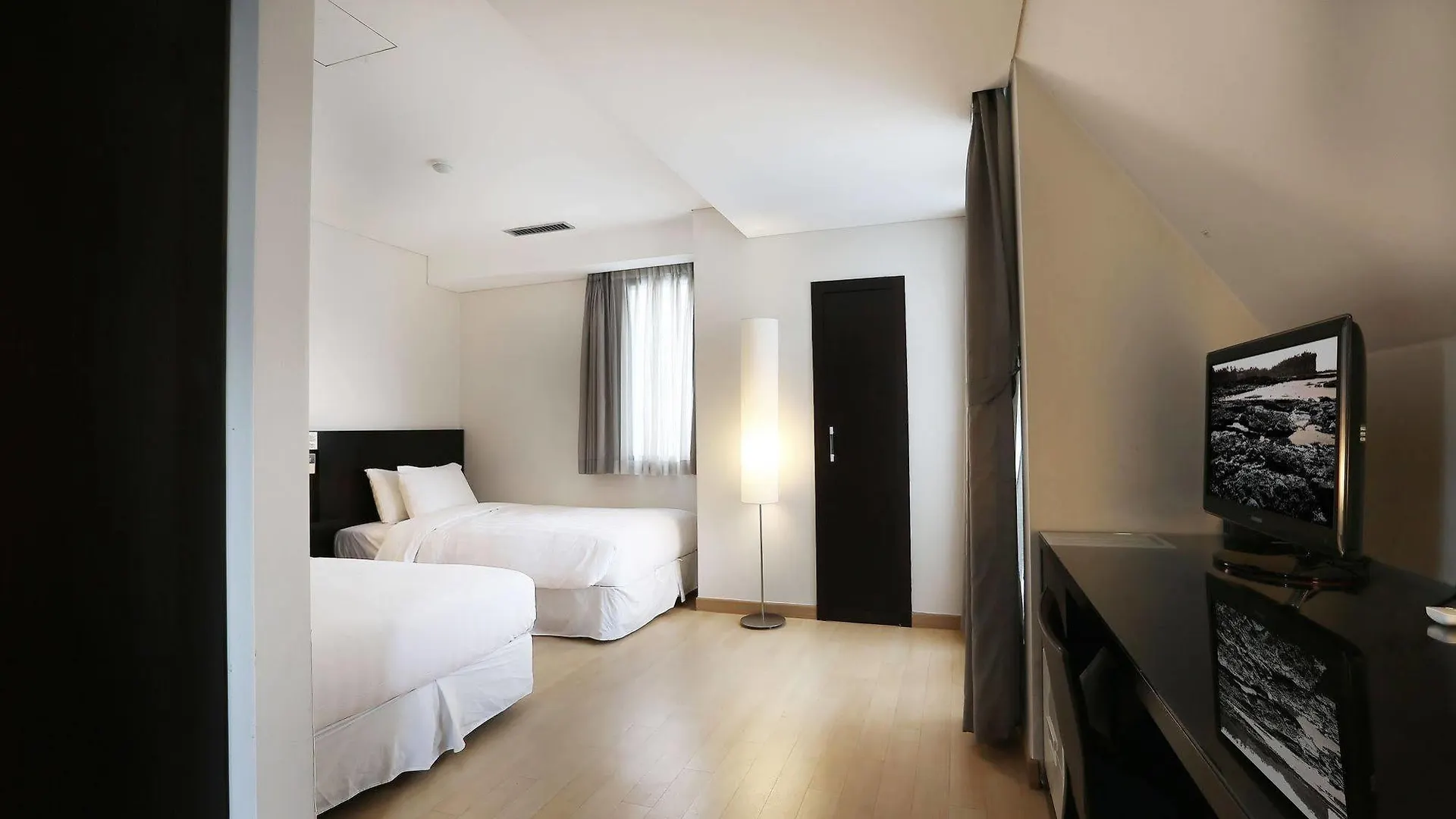 ***  Doulos Hotel Jongno Сеул Южная Корея